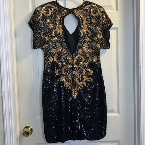 Beautiful Vintage Silk Beaded Black and Gold Dress size M by Carina - Picture 7 of 15